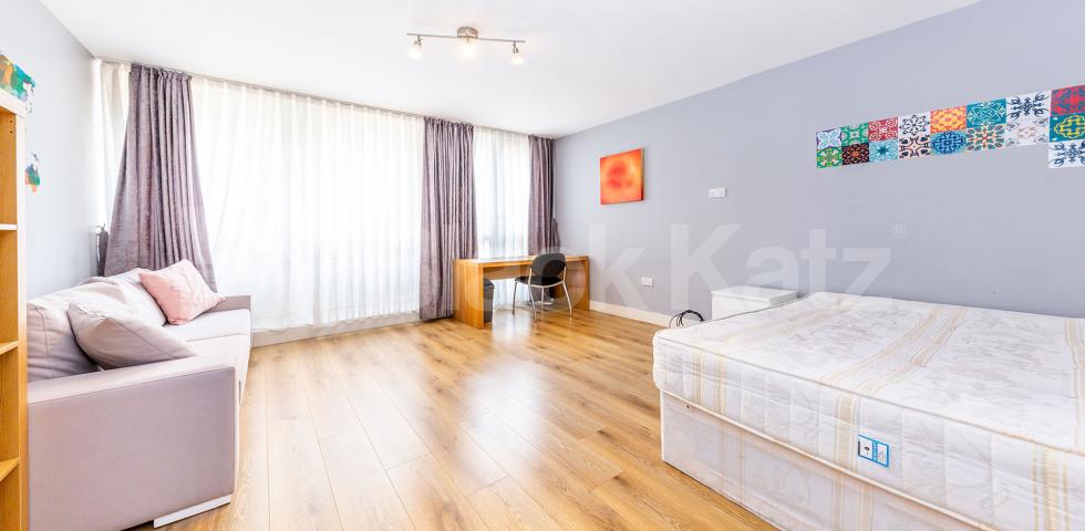 			NEW INSTRUCTION - ZONE1! , 4 Bedroom, 1 bath, 1 reception Flat			 Stanhope Street, EUSTON-CAMDEN